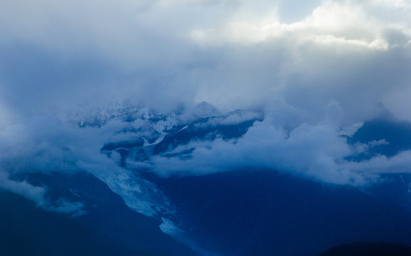 梅里雪山