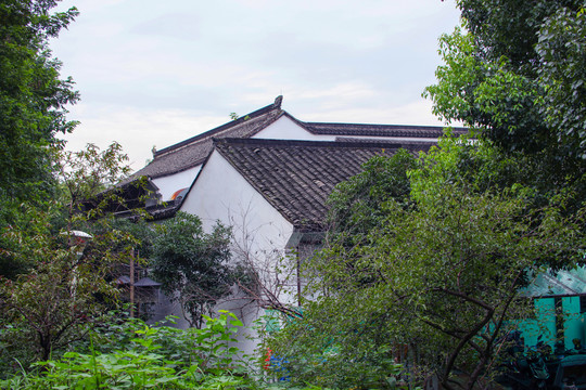 白墙灰瓦