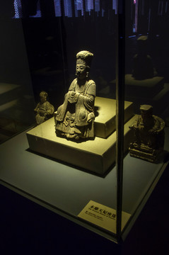 木雕天妃坐像收藏品
