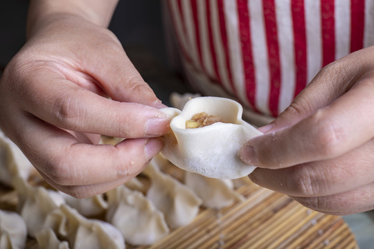 包饺子方法