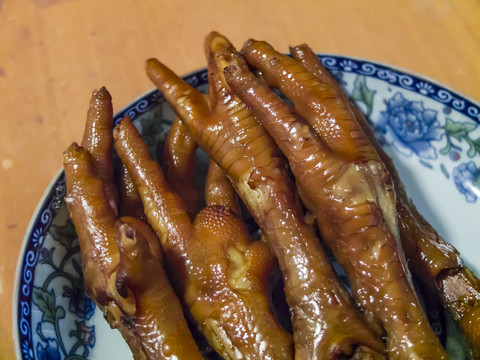 红烧鸡爪酱香鸡脚
