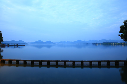 杭州西湖清晨
