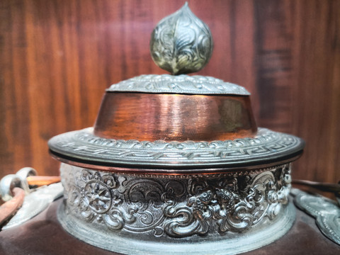 茶壶盖银雕花