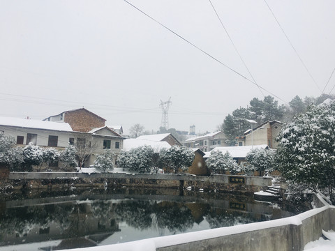 大雪纷飞雪景乡村暴雪