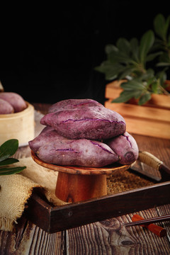 一盘紫番薯