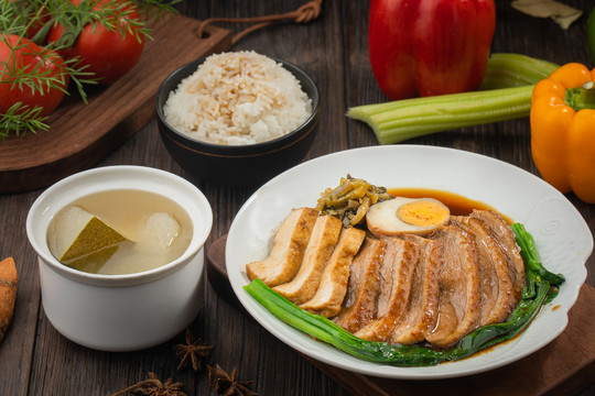 卤水鹅肉饭