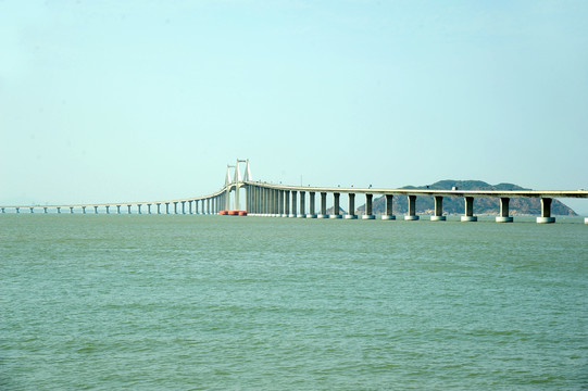 广东汕头南澳岛上的跨海大桥