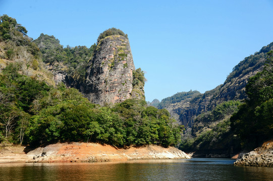 福建泰宁的大金湖水上丹霞山