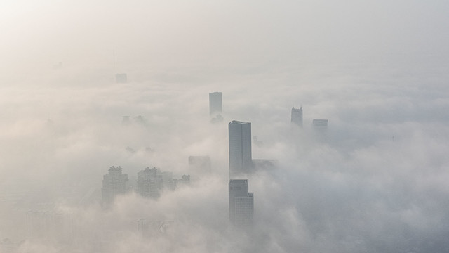 浓雾里的天津风光美景