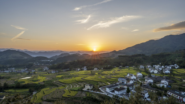 凤堰古梯田夕阳风景