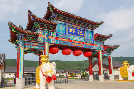 工厂中式大门