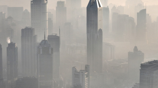 大雾中的上海