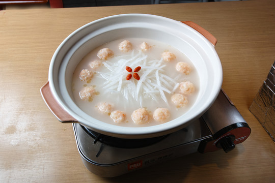 萝卜虾仁煲
