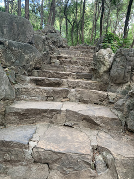 山路石阶石板路