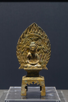 鎏金释迦牟尼铜造像