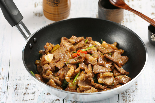 煎锅小炒羊肉