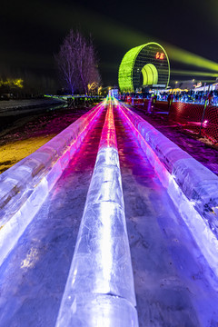 长春汽车冰雪嘉年华夜晚场景