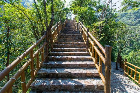 平南北帝山旅游风景区登山路