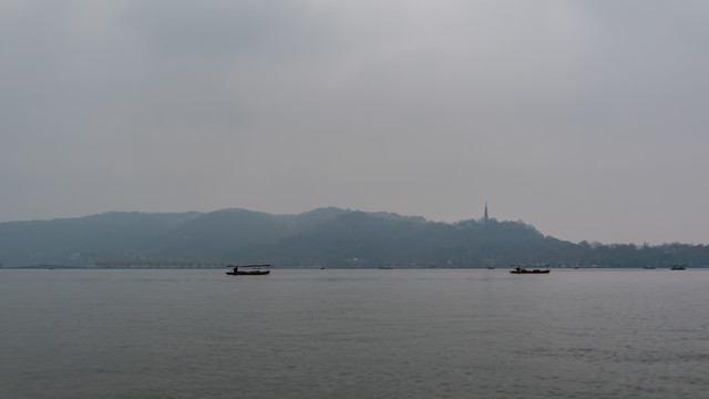 烟雨西湖