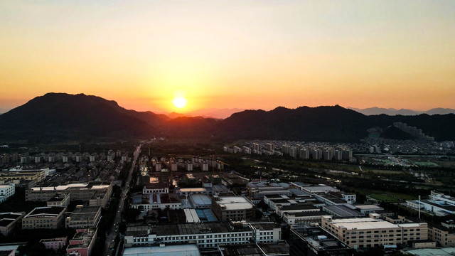 安吉灵峰风景区落日晚霞航拍