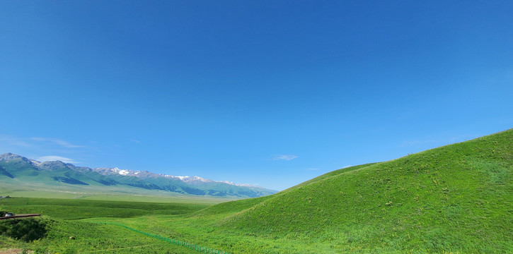 那拉提草原自然景观