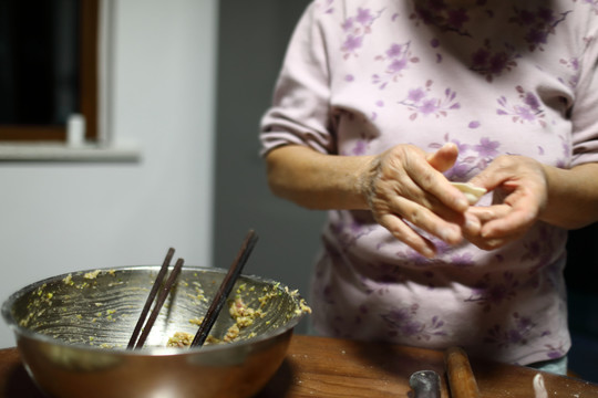 包饺子