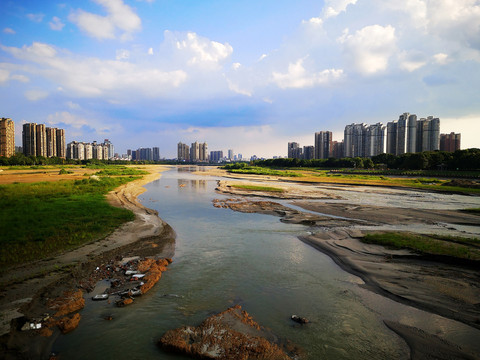 城市河流