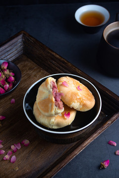 鲜花饼云南特产玫瑰花饼