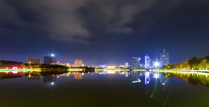 玉龙湖夜景