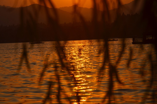 夕阳下的西湖