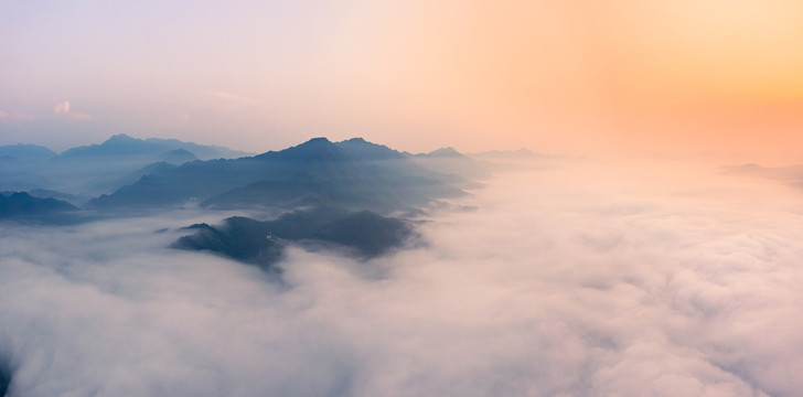 贺州思勤江茶山云海