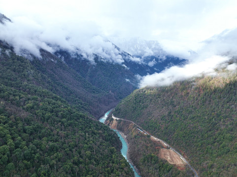航拍西藏林芝帕隆藏布大峡谷