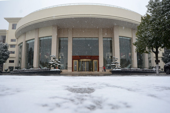 冰雪中的酒店