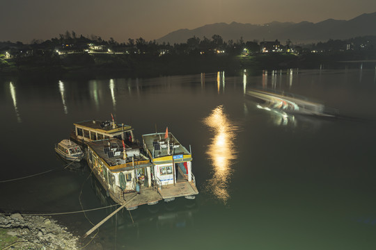 渠江明月夜