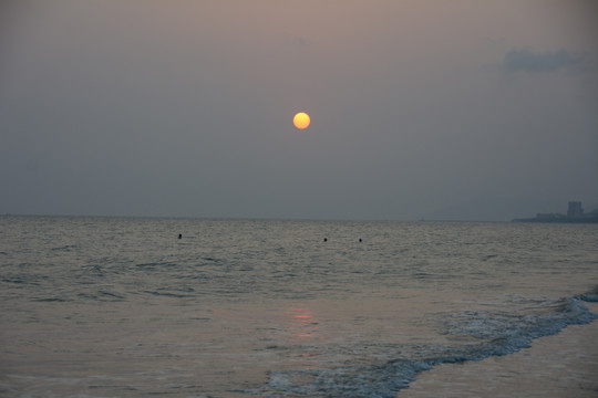 三亚椰梦长廊海边日落