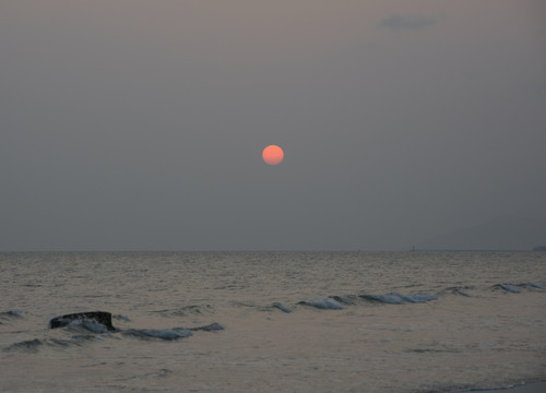 三亚椰梦长廊海边日落