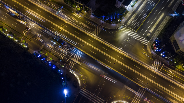 航拍十字路口夜景