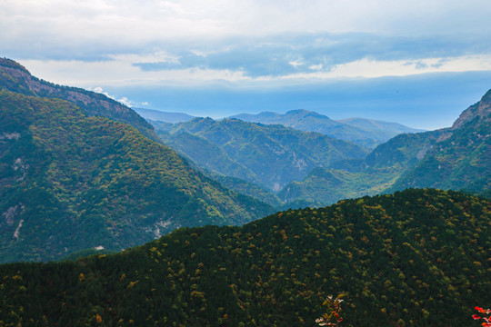 石膏山