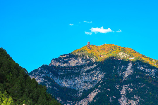 石膏山