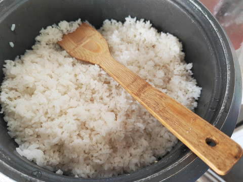 一锅大米饭