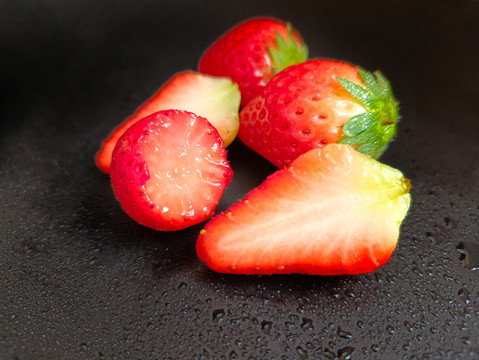 吃鲜草莓