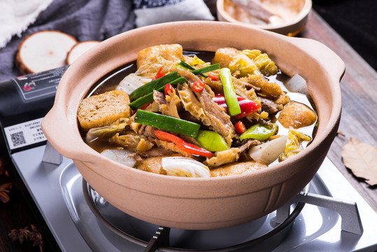 砂锅牛杂煲