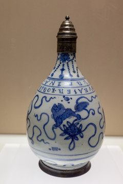 明代青花瓷瓶