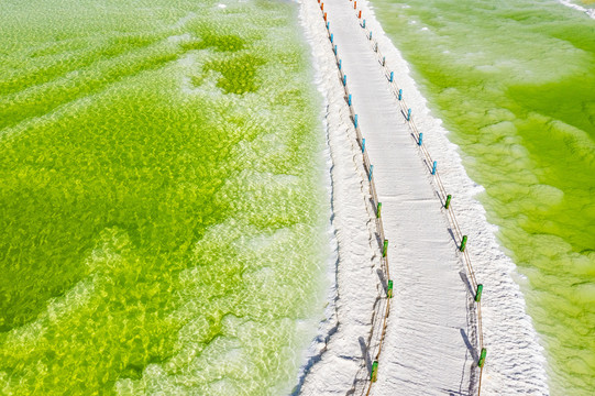 青海格尔木察尔汗盐湖风光航拍