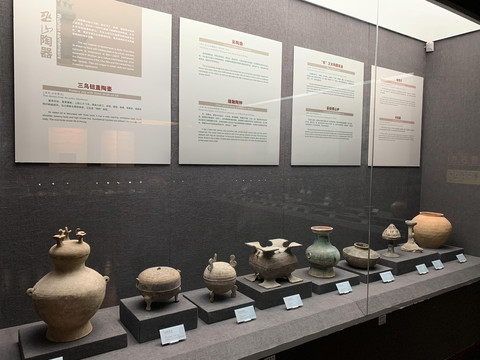 巫山博物馆展出的巫山陶器