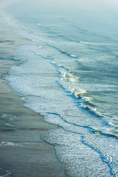 海滩海浪
