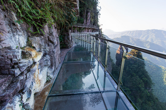 北帝山旅游风景区玻璃栈道