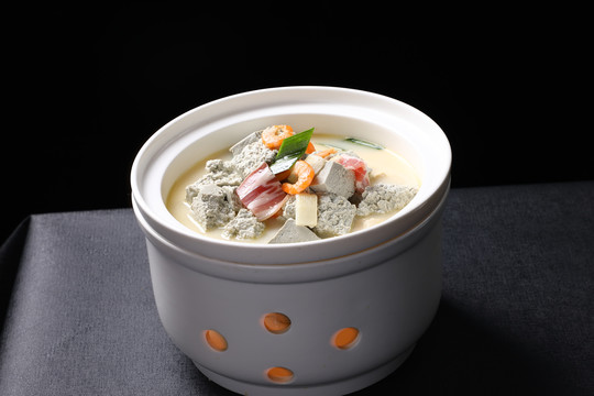 浓汤手掰黑豆腐