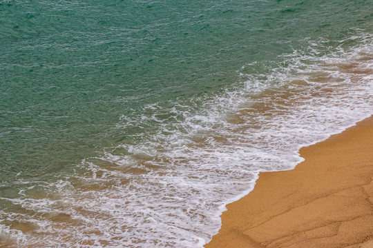 海浪沙滩