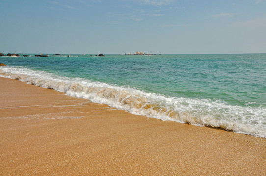 海浪沙滩